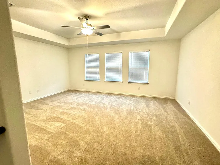 1012 Longleaf Ln — Photo 13