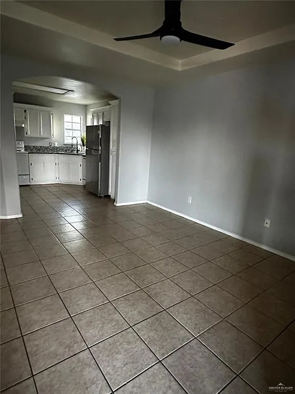 2 bed, 2.0 bath, 5354 sqft, $850 — Photo 3