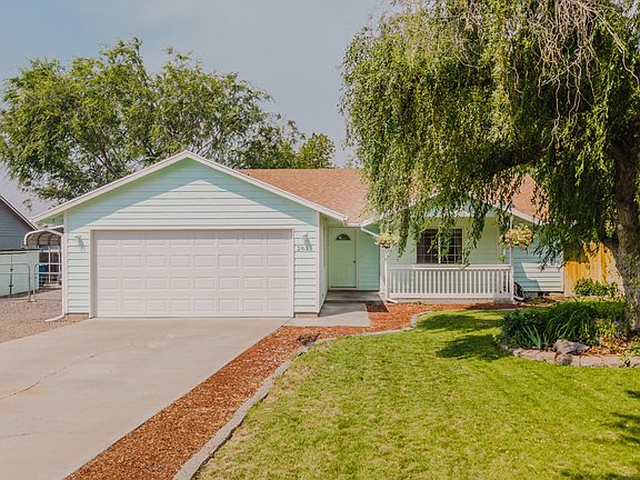 2nd image of 2635 NE Yellowpine Rd