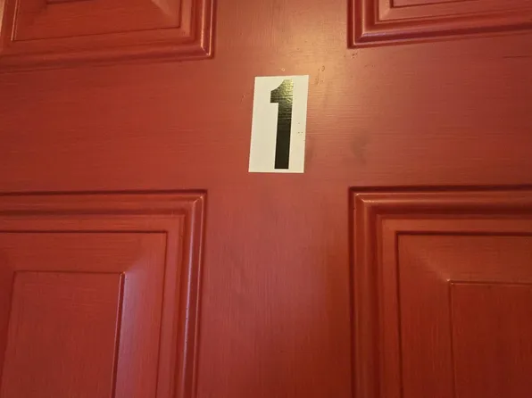 28 S Strawberry Aly, Selinsgrove, PA 17870