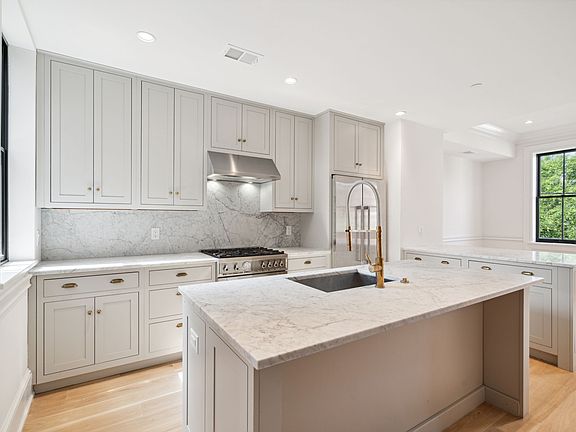 2nd image of 1227 N 6th St #2
