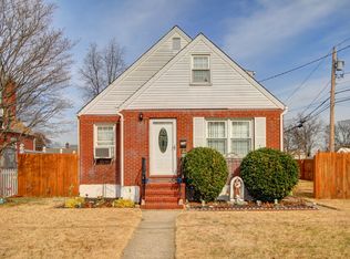 914 Van Buren Ave, Franklin Square, NY 11010