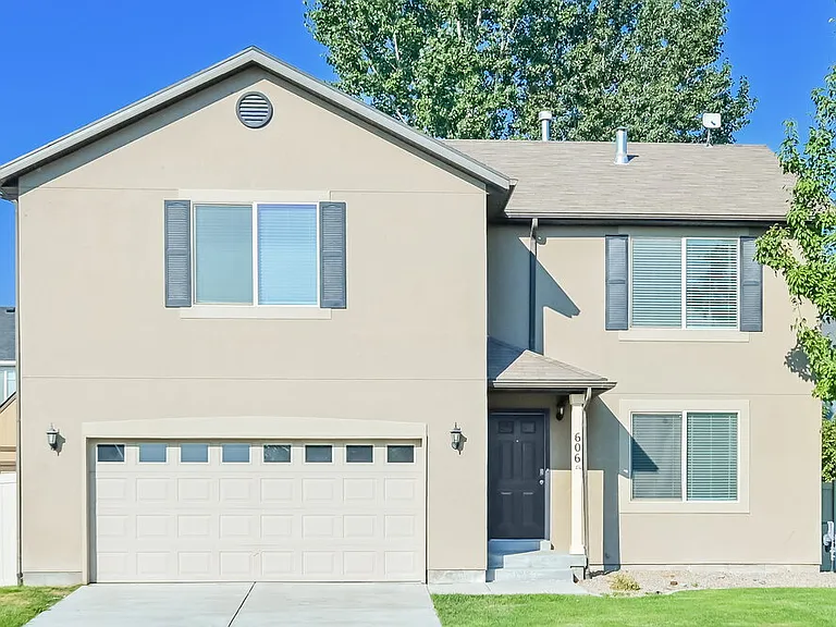 606 S Willow Park Dr — Photo 1