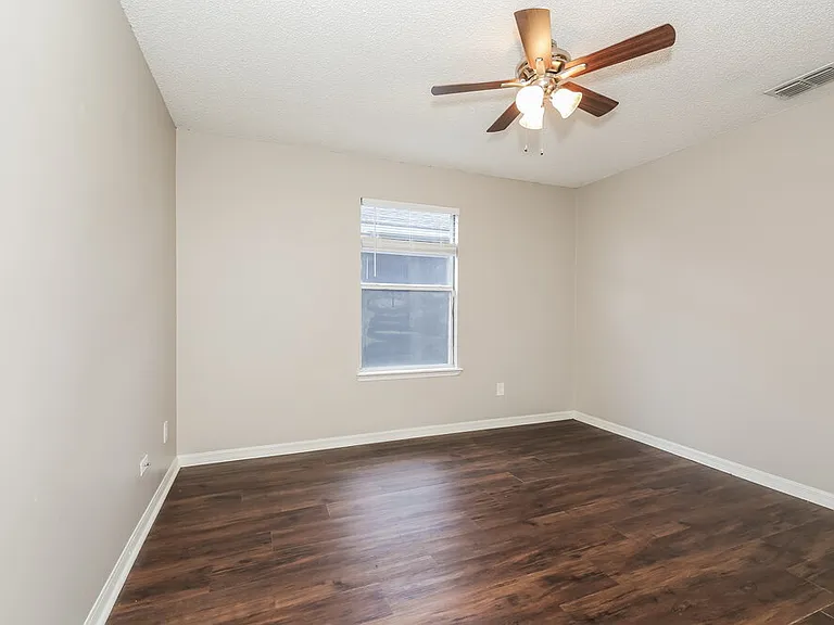 1455 Beecher Ln — Photo 14