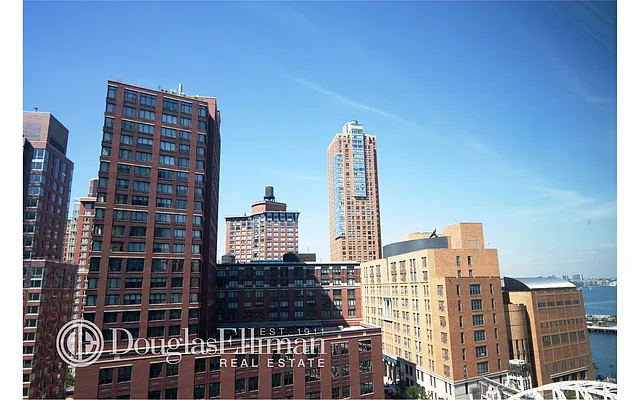 Rented by Douglas Elliman | media 23