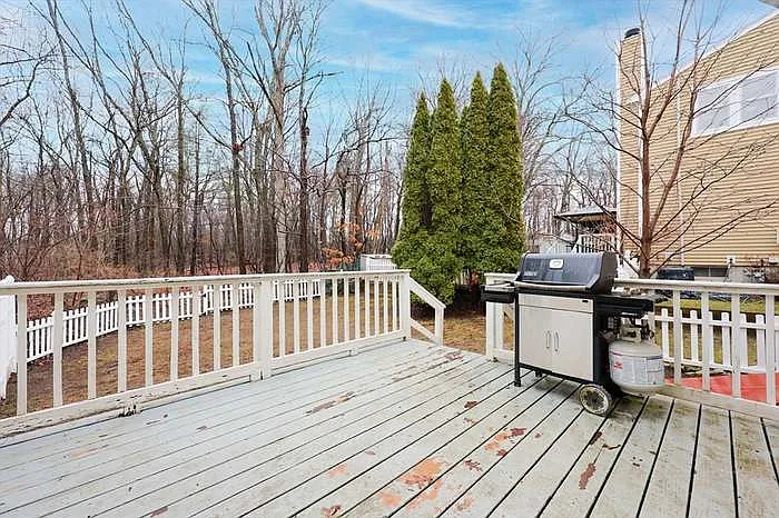 33 Santoro Rd — Photo 17