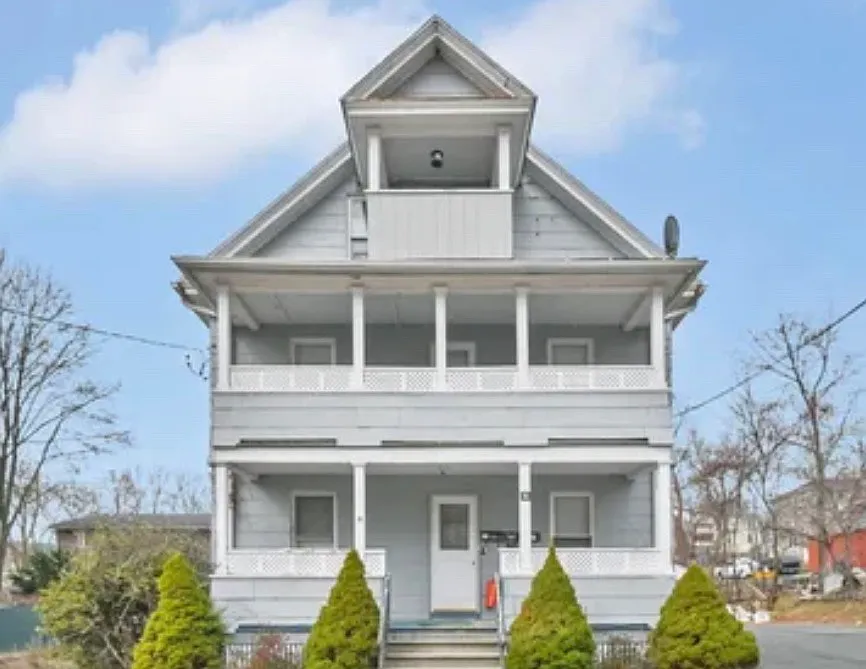 3 bed, 975 sqft, $1,750 — Photo 3