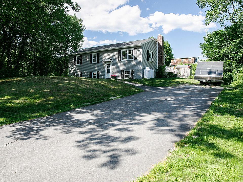 2nd image of 16 Bellflower Dr