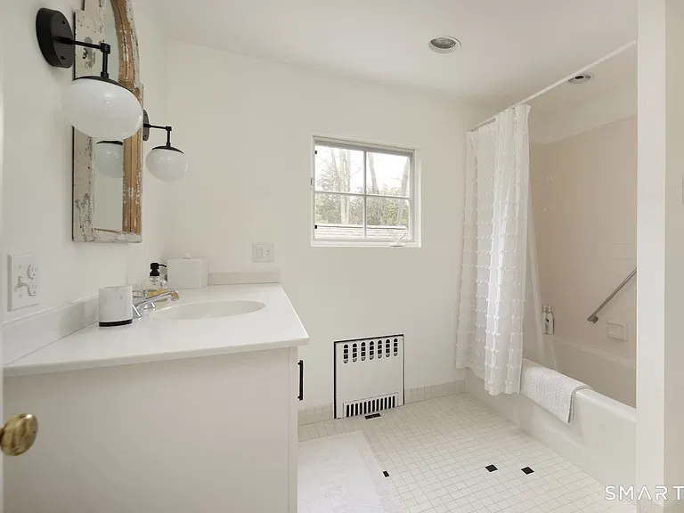 165 Interlaken Rd — Photo 24