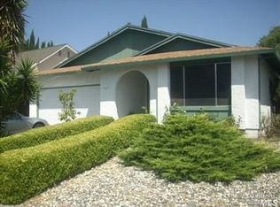 1037 Woodridge Dr, Vacaville, CA