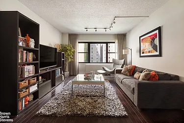 160 East 38th Street