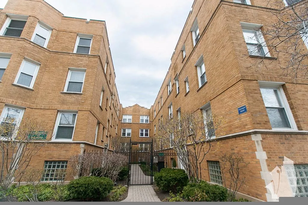 2 bed, 900 sqft, $3,650 — Photo 2
