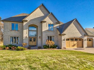 2354 Cherrywood Rd, Minnetonka, MN 55305