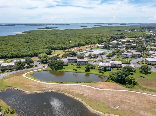 7 Vista Gardens Trl APT 205, Vero Beach, FL 32962