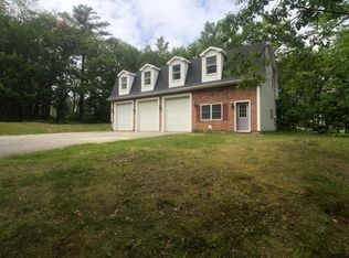 481 River Rd, Topsham, ME 04086