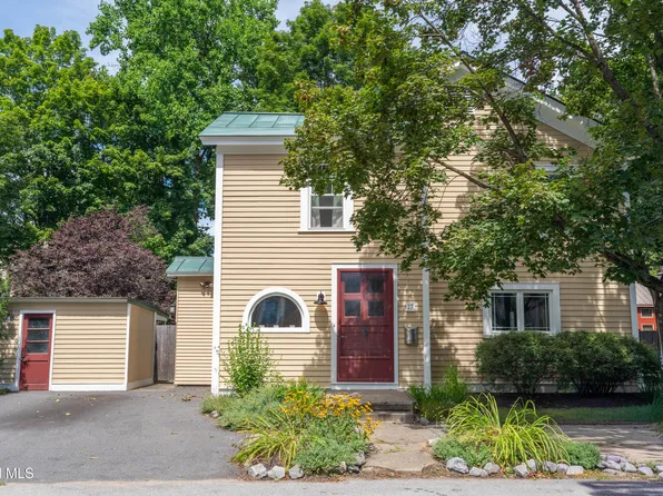 17 York Avenue, Saratoga Springs, NY 12866
