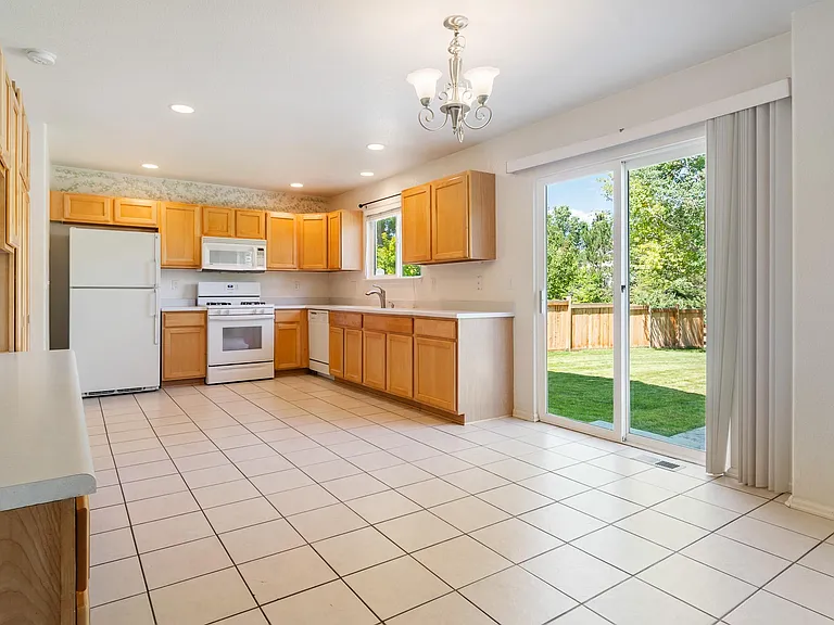1862 Twin Lakes Cir — Photo 6