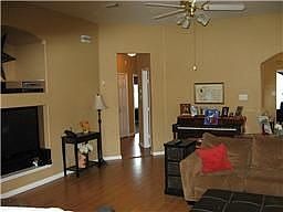 2nd image of 1903 Misty Falls Ln