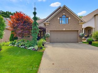 64 Carmichael Cres, Brantford, ON N3R8A9