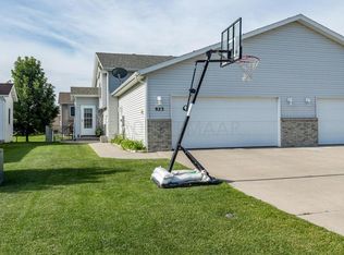 823 Woodbridge Cir, Dilworth, MN 56529
