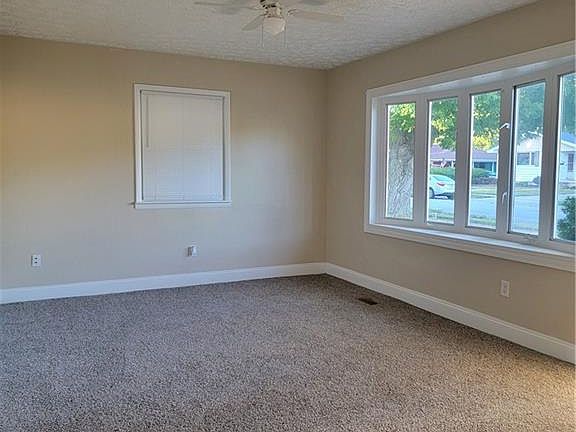 3rd image of 43 Mills Pl