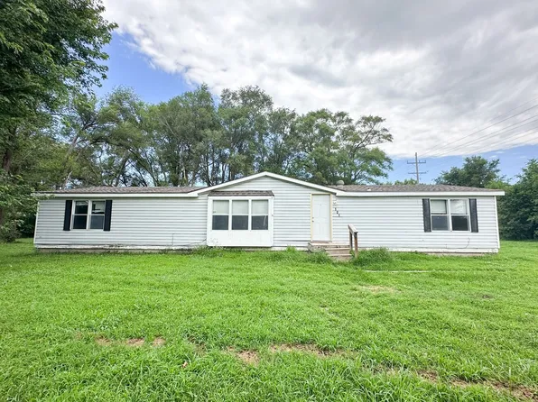 101 9th St, Ogden, KS 66517