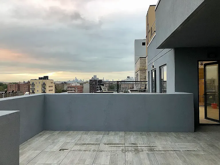 1669 E 19th St #PENTHOUSE — Photo 9