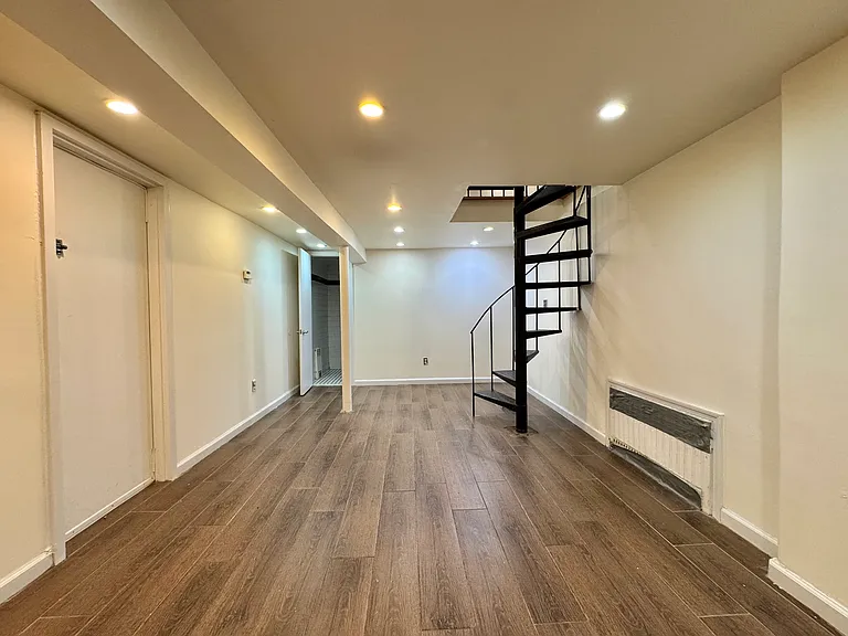 252 Stockholm St #1L — Photo 10