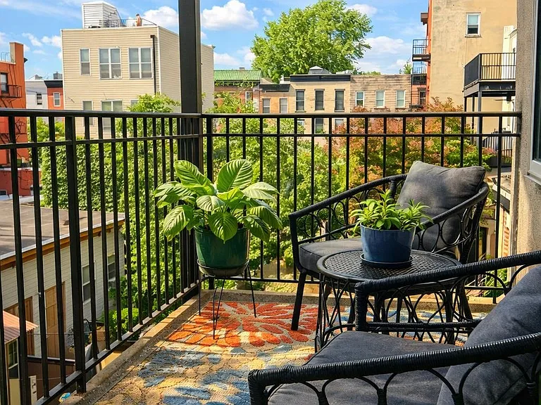 524 Bloomfield St #4 — Photo 4