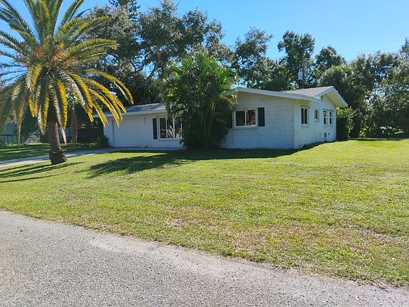 2nd image of 975 Plantation Rd