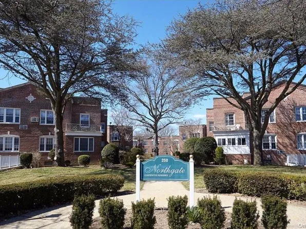 250 Central Ave #A201, Lawrence, NY 11559