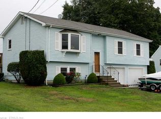 38 Washington Dr, Groton, CT 06340