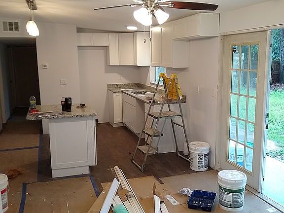 4th image of 1032 Pheasant Dr