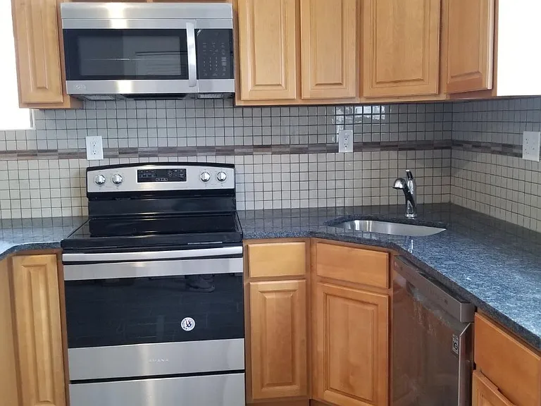 5102 Webster St #2F — Photo 3