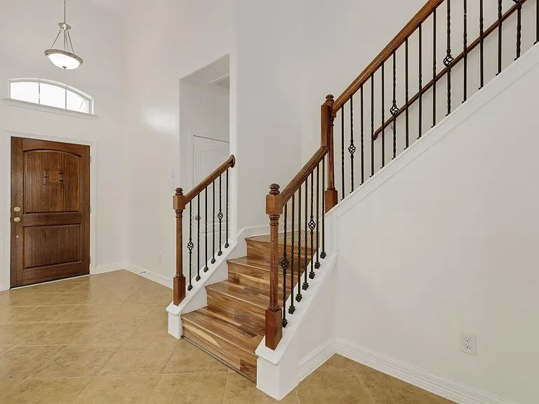 2110 Mateo Park Dr — Photo 8