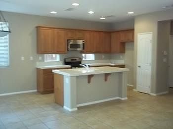 3rd image of 3335 Colchester Ave
