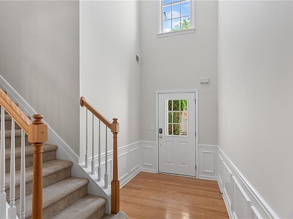4th image of 184 Regent Pl