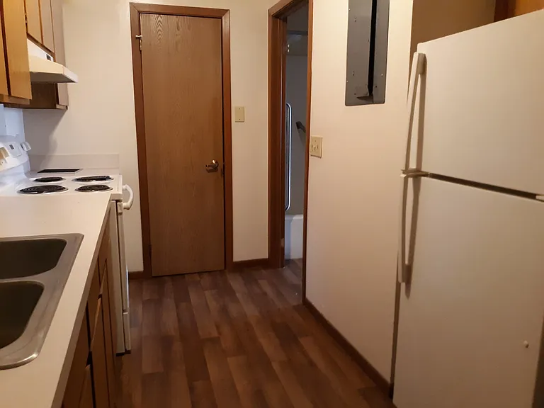 Redkey Apartments — Photo 13