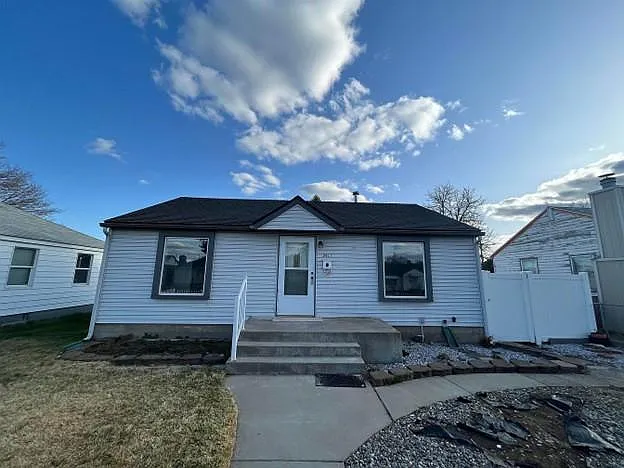 3 bed, 1600 sqft, $2,800 — Photo 2