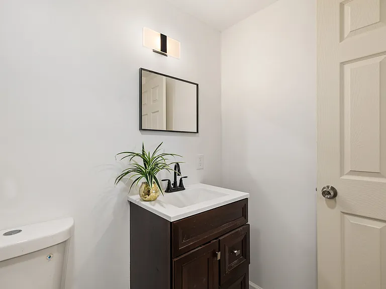 2050 Willowood Dr N — Photo 14
