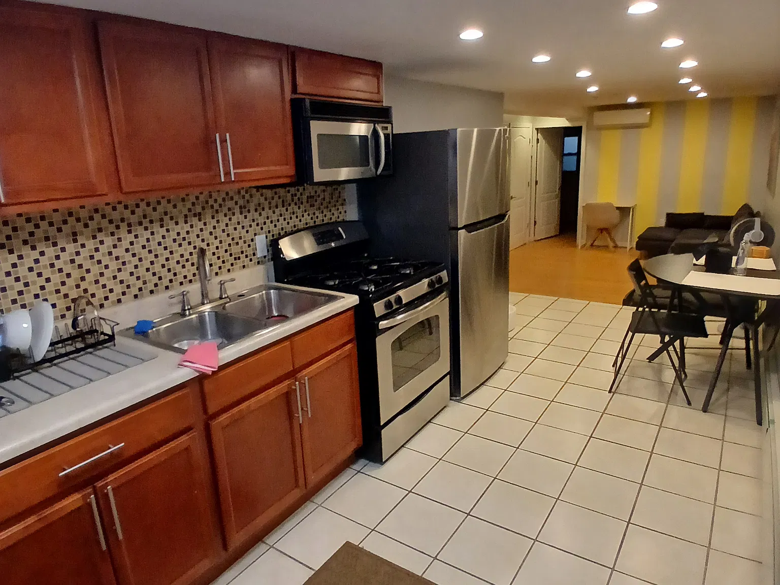 1 bed, 550 sqft, $1,950 — Photo 2