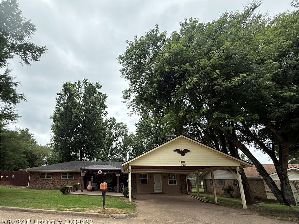 2nd image of 700 E Mayo Dr