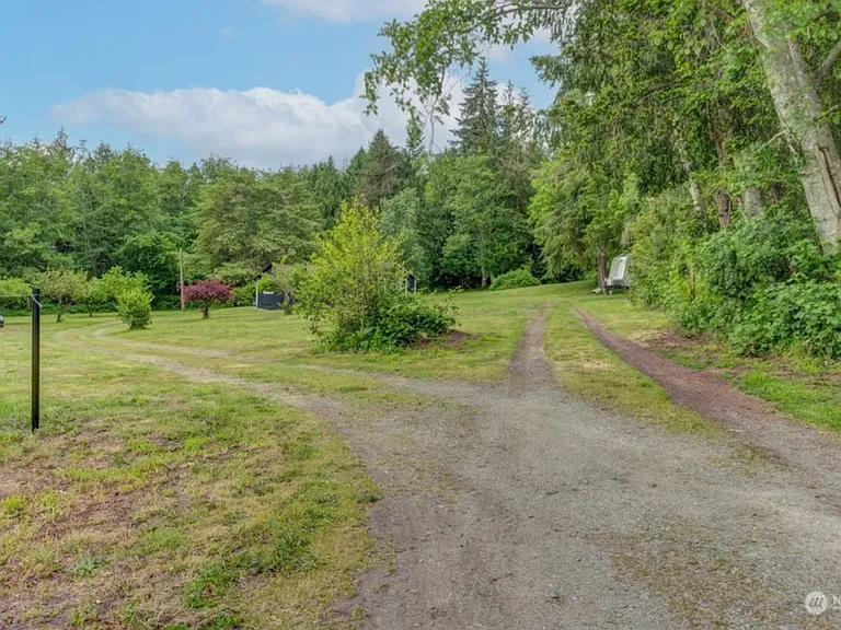 2748 El Camano St — Photo 16
