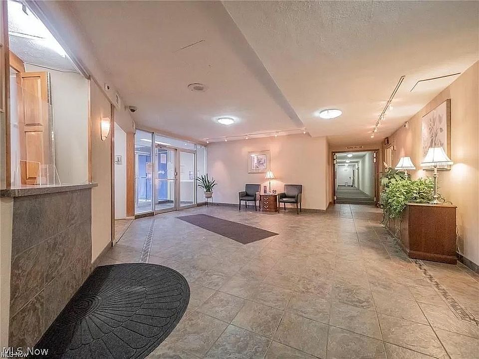 1st image of 11850 Edgewater Dr APT 1016