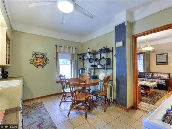 3rd image of 169 Bernard St E