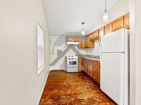 4th image of 2013 Independence St