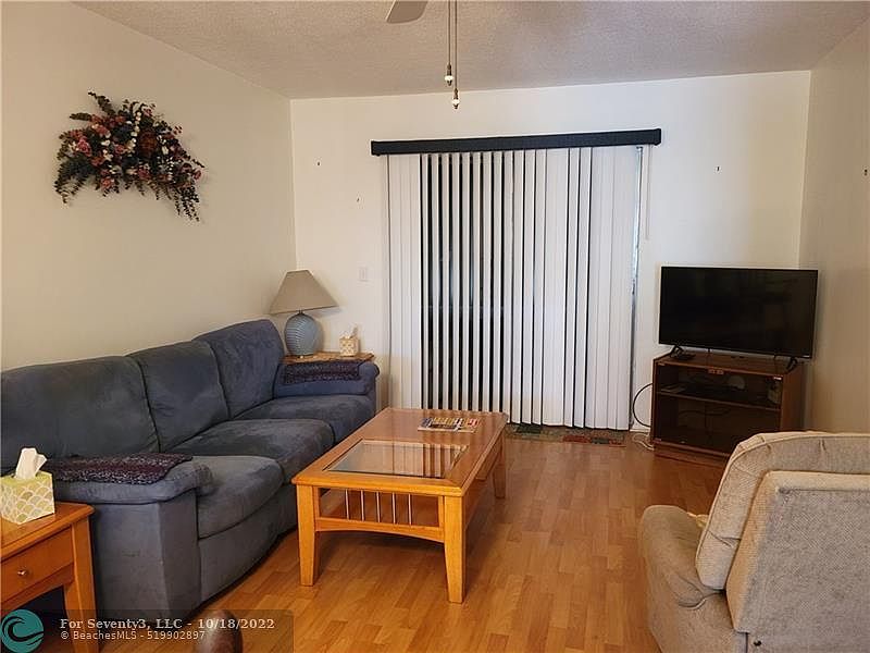 1st image of 2121 NE 1st Ct APT 102
