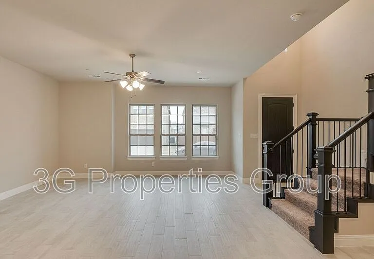 913 Ponds Edge Ln — Photo 6