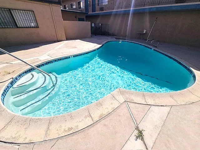 Winnetka Palms — Photo 2