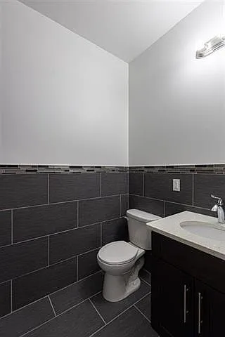 69 Hutton St #1 — Photo 10
